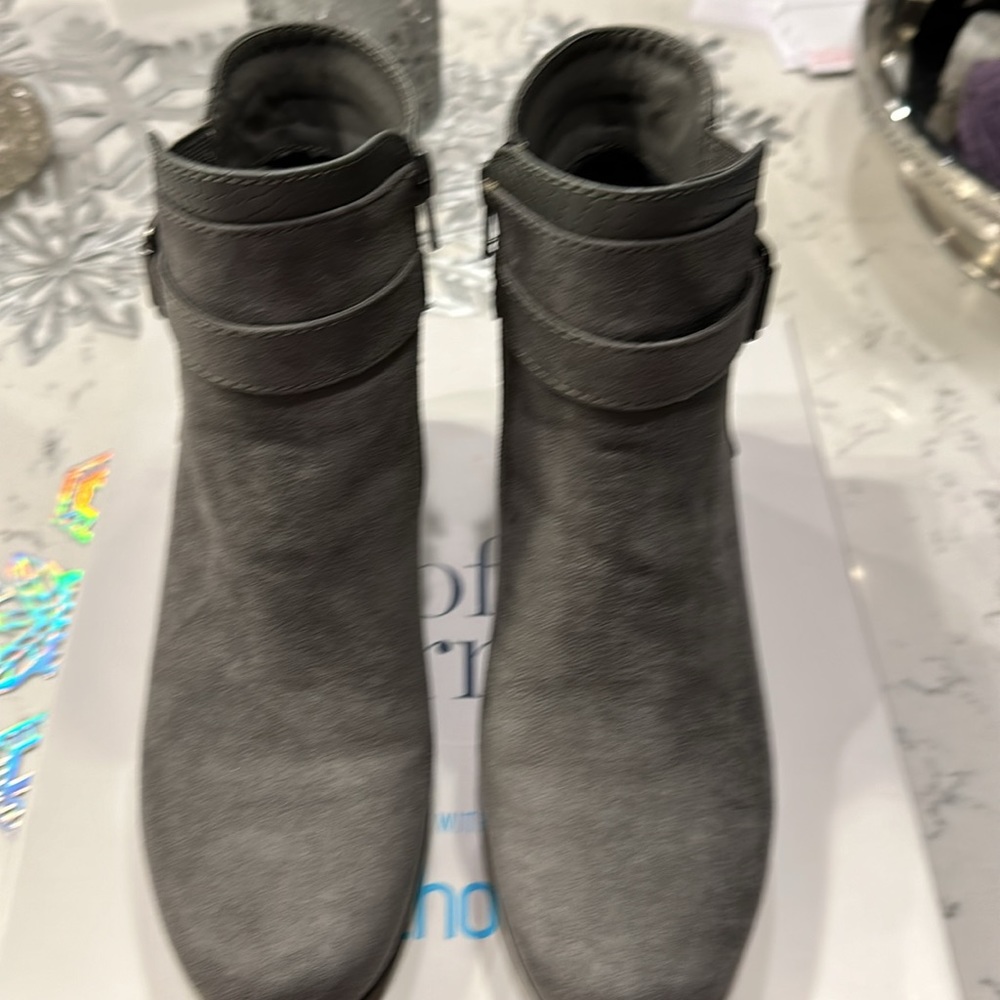 Croft & Barrow Gray Boots - Picture 2 of 6